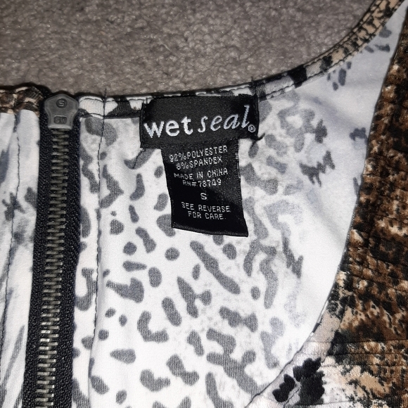 Wet Seal Short Sleeve Animal Print … - Picture 3 of 4